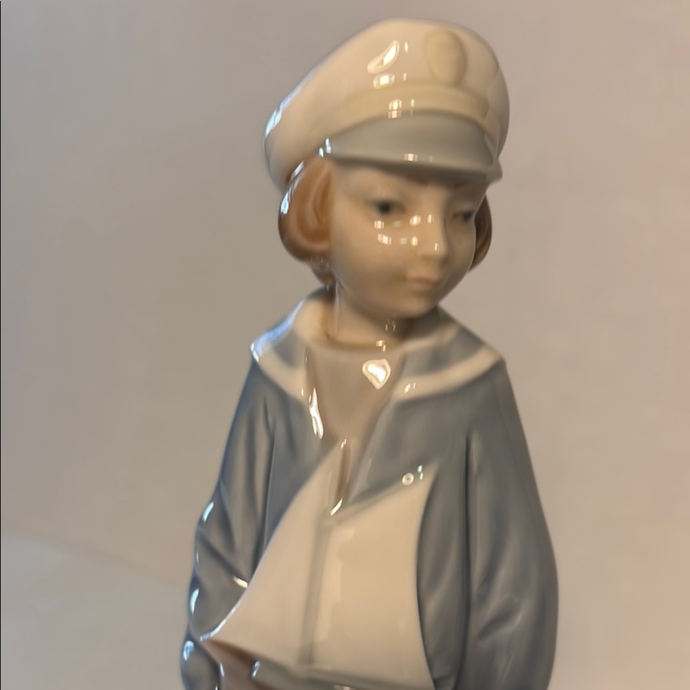 Lladro Sailor Boy with Yacht - Picture 3 of 6